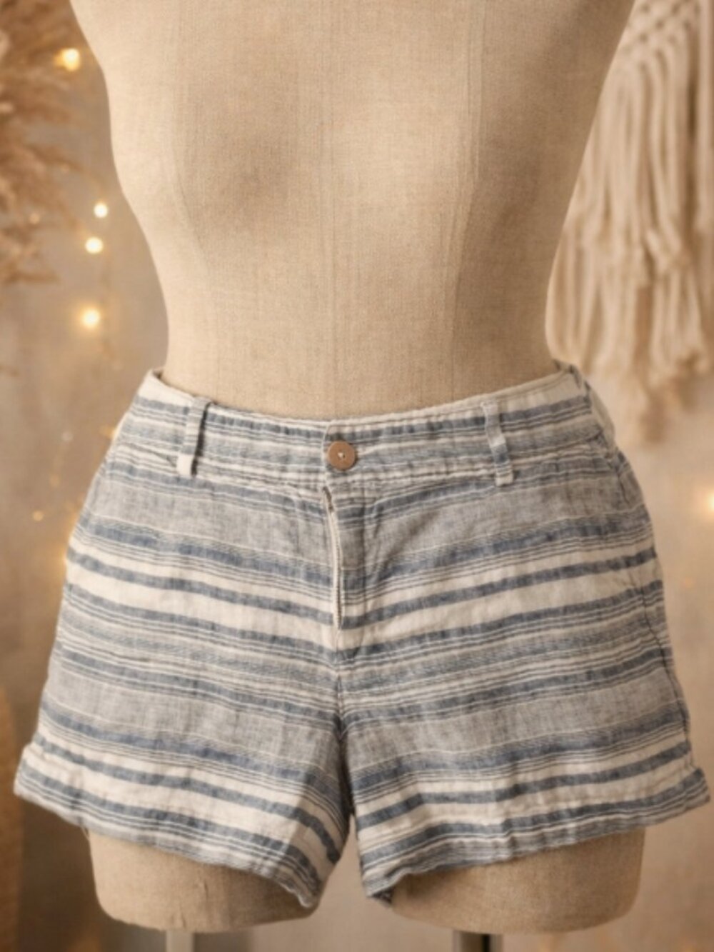 Artisan NY Blue Striped Linen Shorts 6 Coastal Resortwear Nautical Minimalist
